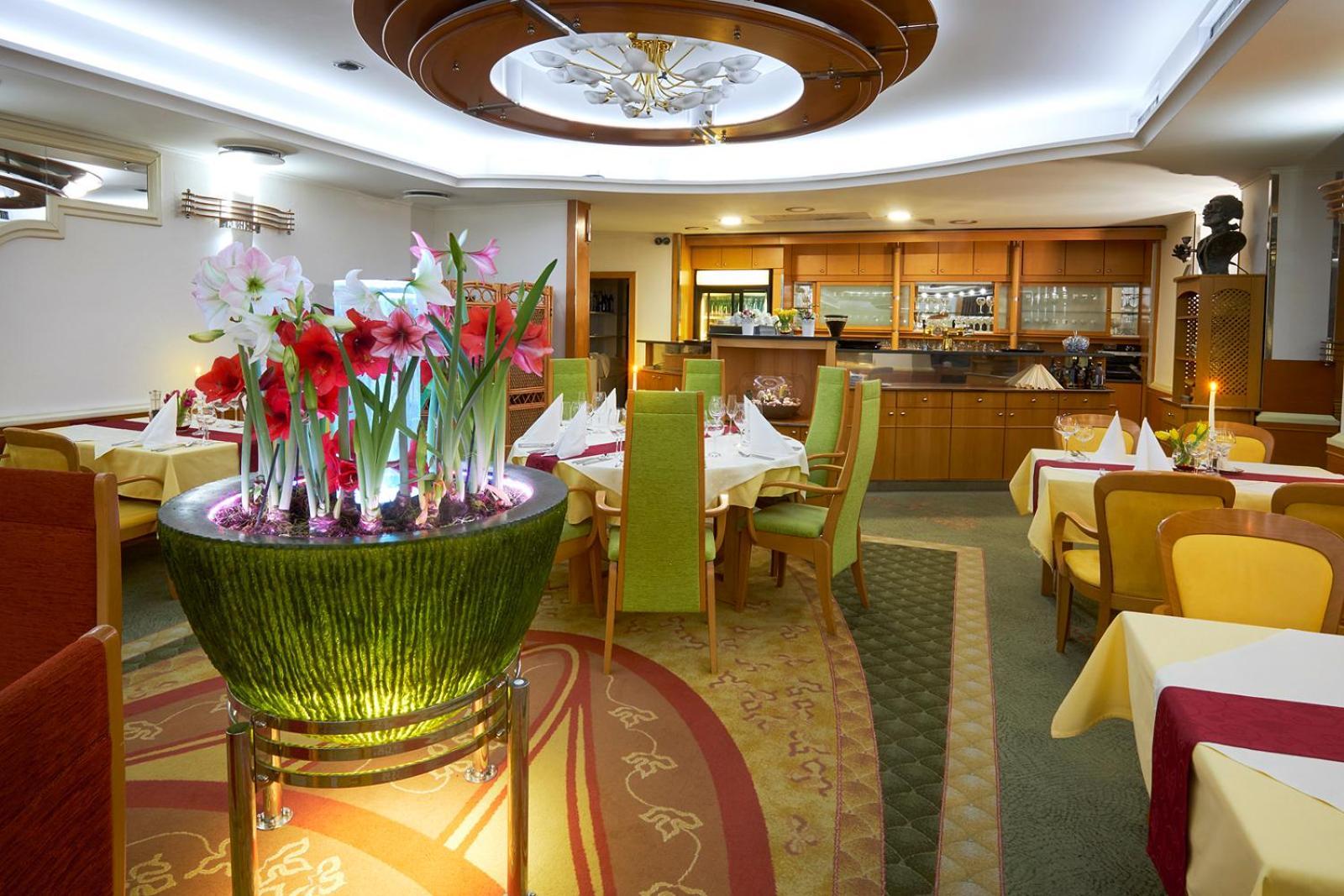 Hotel Eroplan Rožnov pod Radhoštěm Eksteriør billede