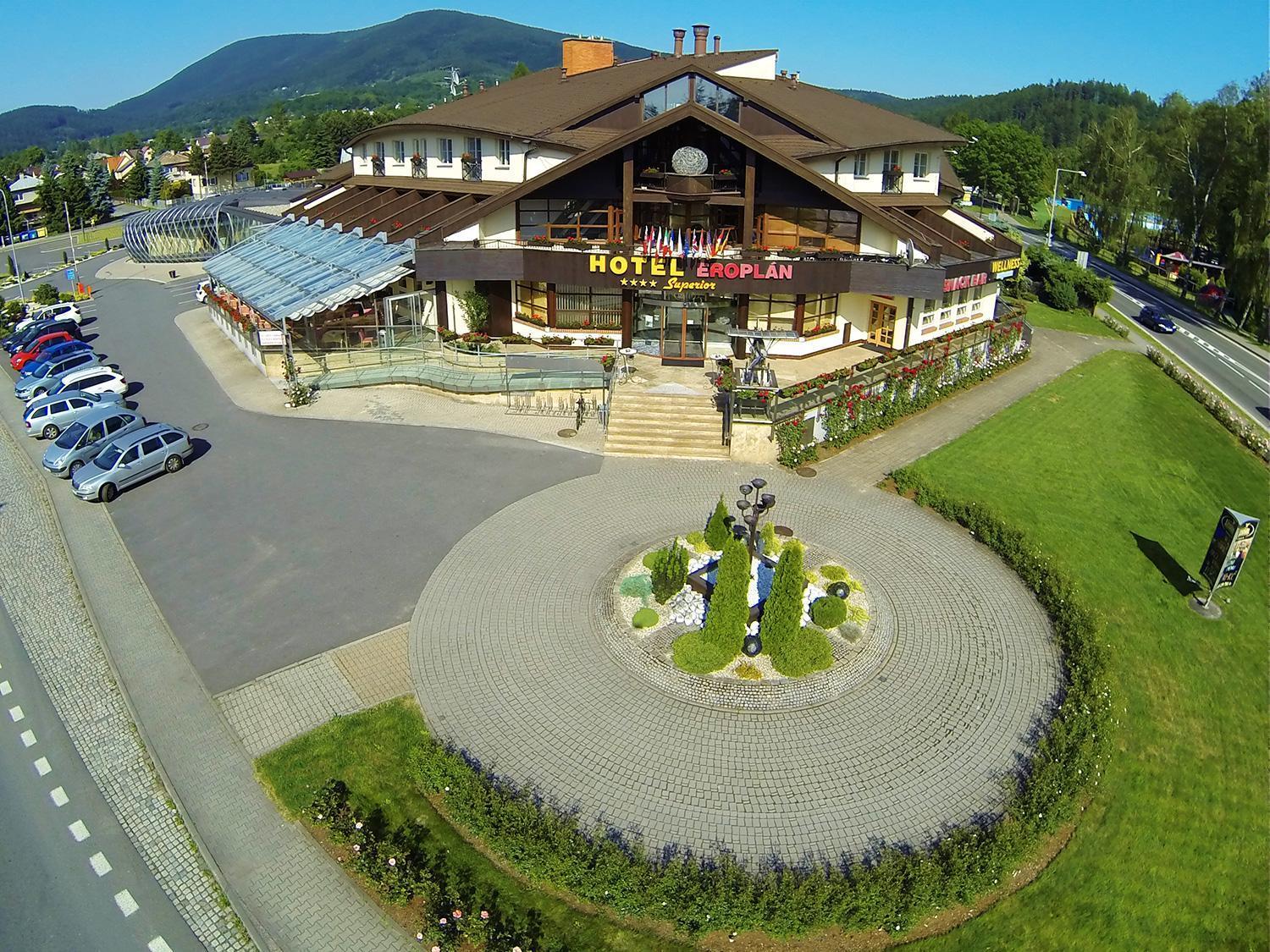 Hotel Eroplan Rožnov pod Radhoštěm Eksteriør billede